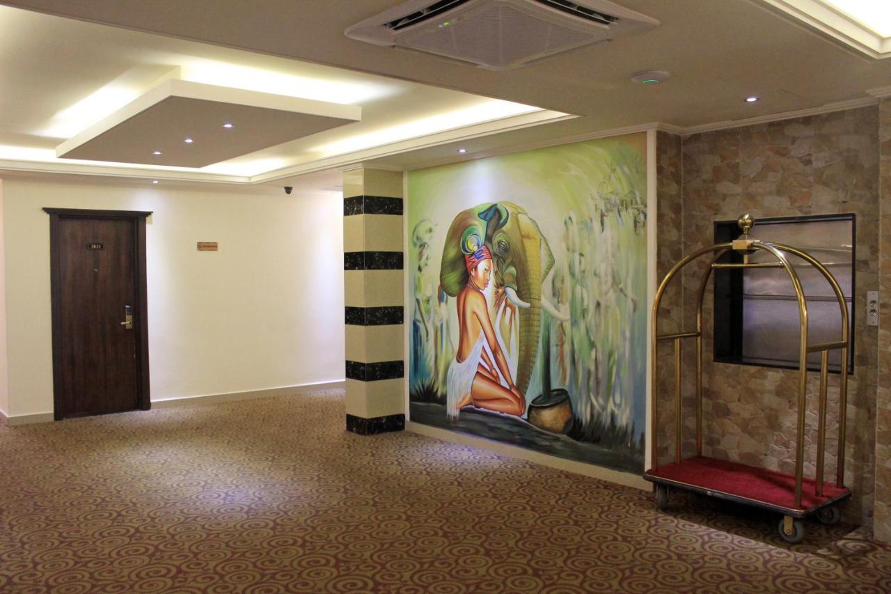 Boulevard Palace Hotel มอนโรเวีย ภายนอก รูปภาพ